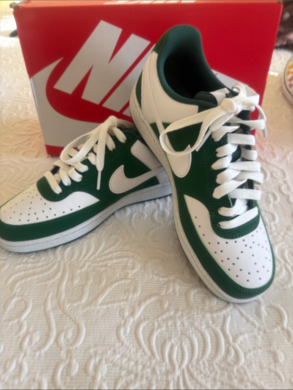 Nike White and Green Low-Top Sneakers